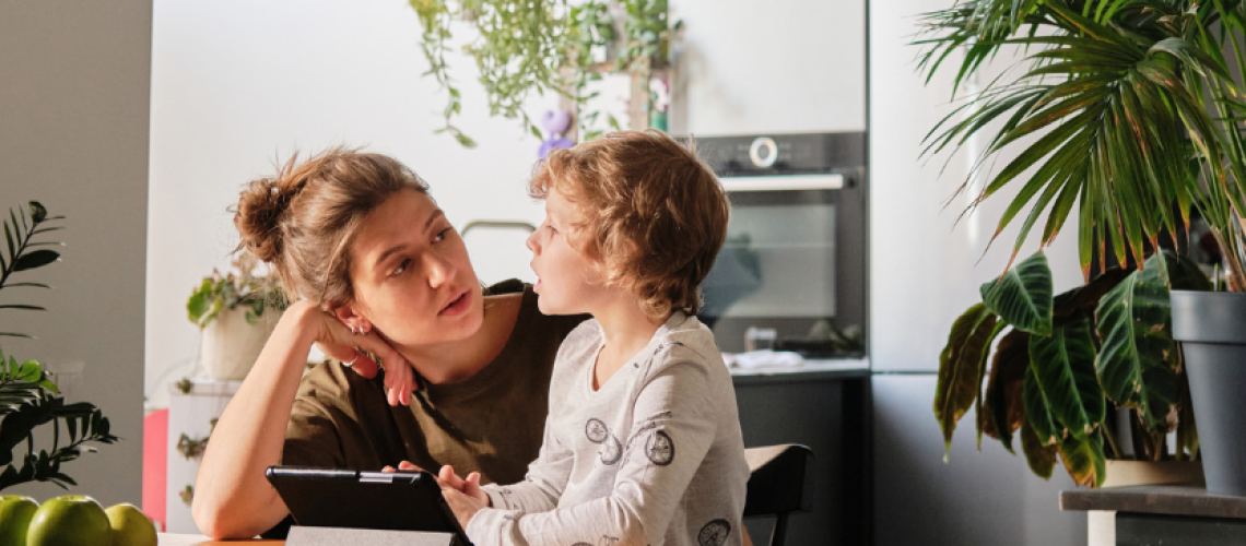 10 phrases to use when your toddler doesn't listen