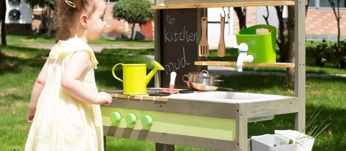 mud kitchen for toddlers